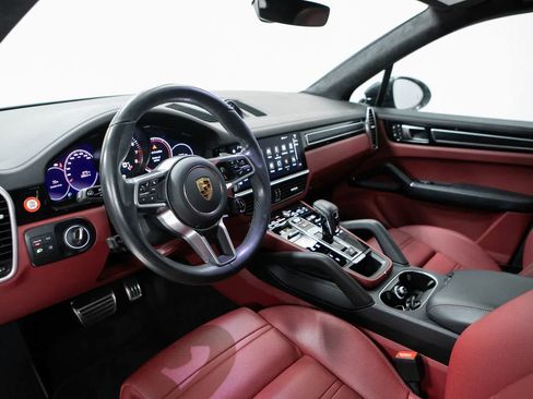 Certified 2023 Porsche Cayenne GTS image 4