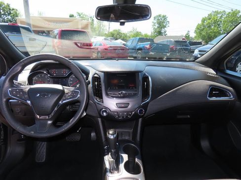 Used 2019 Chevrolet Cruze LT w/ RS Package FWD image 43