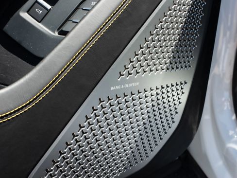 Used 2020 Lamborghini Urus image 17