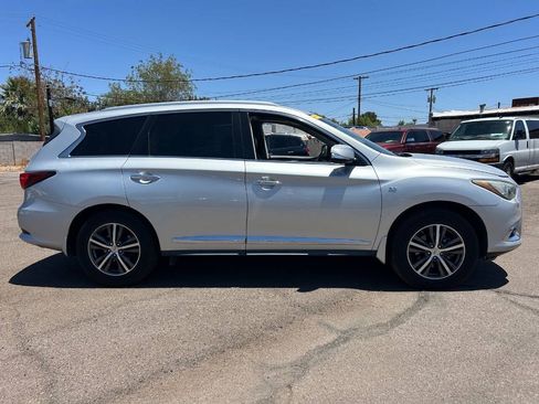 Used 2018 INFINITI QX60 FWD w/ Premium Plus Package image 2