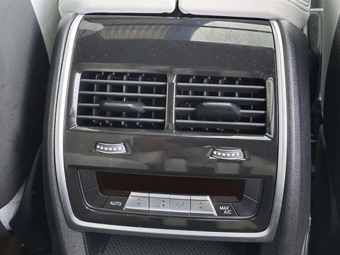 Used 2023 BMW X7 xDrive40i AWD/4WD image 22