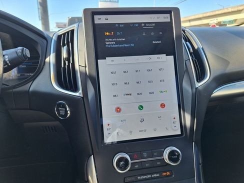 Used 2022 Ford Edge Titanium w/ Class II Trailer Tow Package image 21