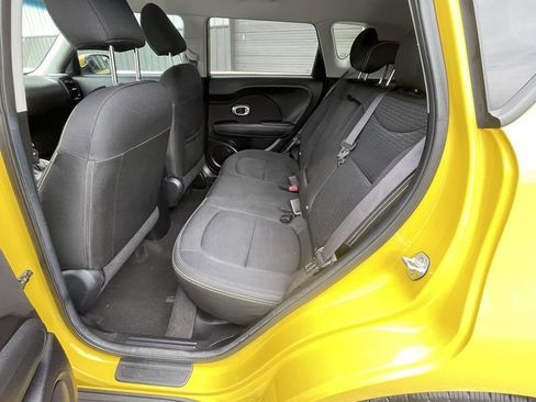 Used 2016 Kia Soul + image 18