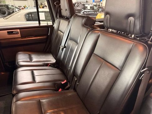 Used 2017 Ford Expedition Limited w/ Equipment Group 301A AWD/4WD image 18