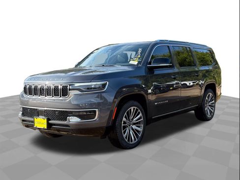New 2025 Jeep Wagoneer L Series II AWD/4WD image 30