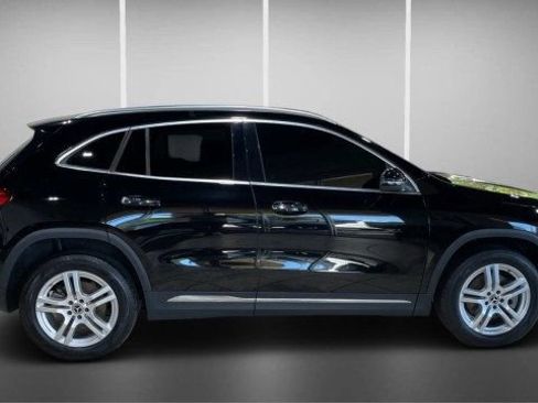 Used 2022 Mercedes-Benz GLA 250 w/ Premium Package Lite image 4