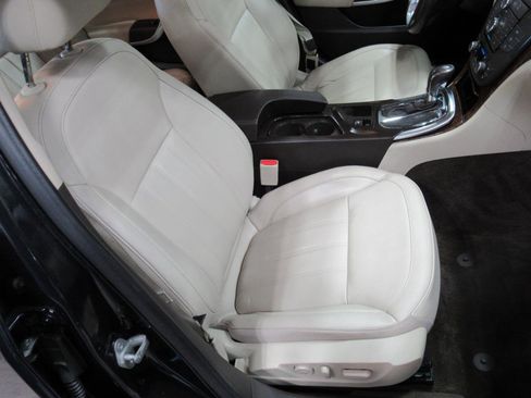 Used 2012 Buick Regal Premium image 27