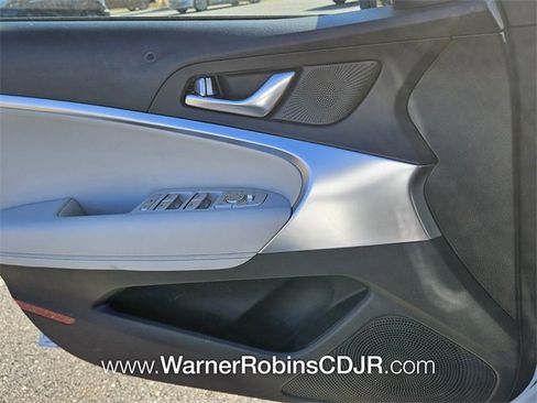 Used 2025 Genesis G70 2.5T image 30