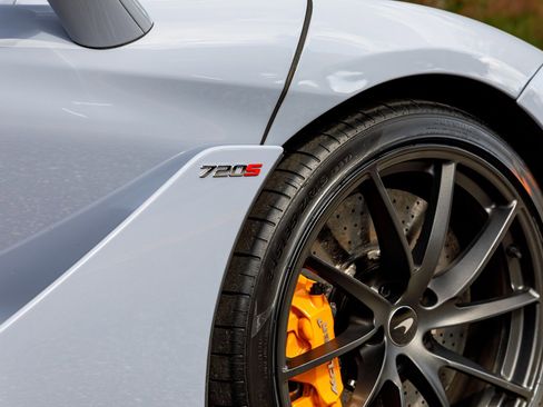 Used 2019 McLaren 720S Performance image 16