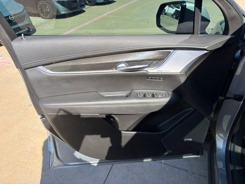 Used 2024 Cadillac XT6 Sport w/ Technology Package AWD/4WD image 14