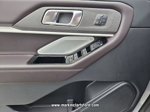 New 2026 Ford Explorer Platinum RWD image 22