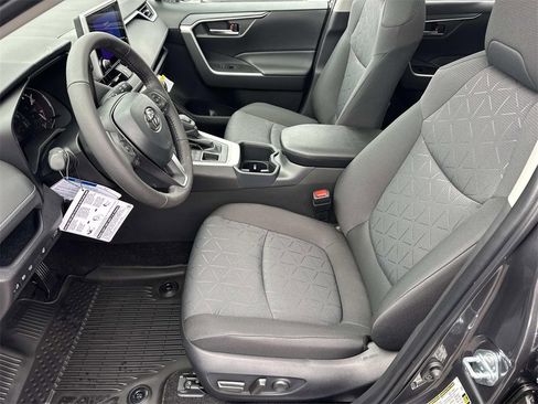 New 2025 Toyota RAV4 XLE image 19