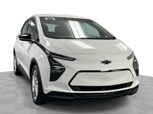 Certified 2022 Chevrolet Bolt LT FWD image 1