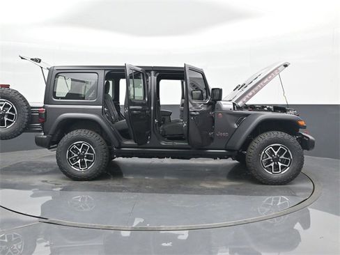 Used 2024 Jeep Wrangler Unlimited Rubicon w/ Technology Group image 46