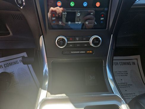 Used 2022 Ford Edge Titanium w/ Equipment Group 301A AWD/4WD image 19