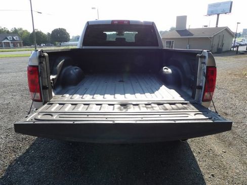 Used 2019 RAM 1500 Express w/ Express Value Package AWD/4WD image 10