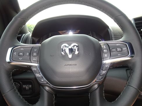 Used 2025 RAM 1500 Laramie w/ Night Edition AWD/4WD image 15