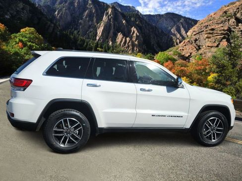 Used 2022 Jeep Grand Cherokee Limited AWD/4WD image 2
