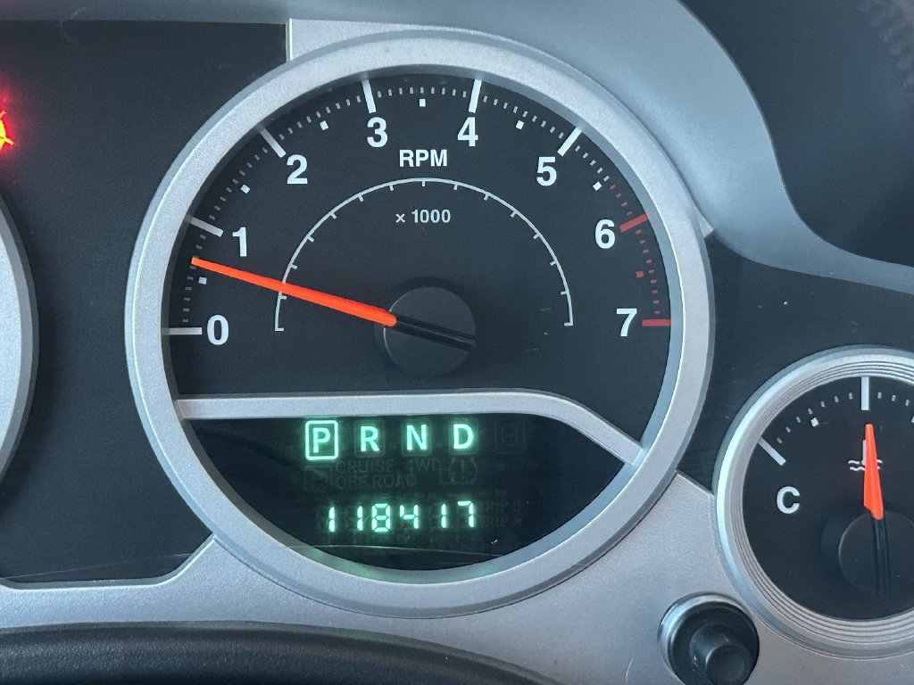 Used 2010 Jeep Wrangler Unlimited Sport AWD/4WD image 31