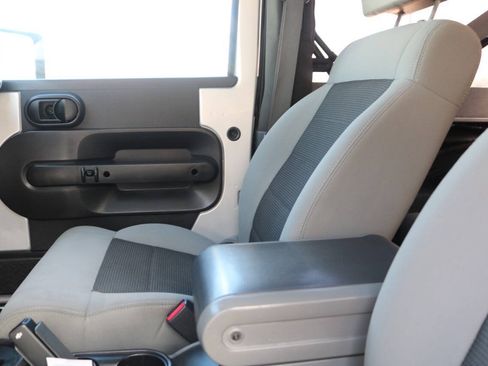 Used 2008 Jeep Wrangler X AWD/4WD image 18