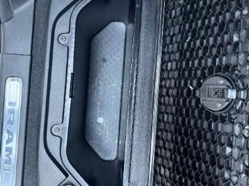 Used 2022 RAM 1500 Laramie AWD/4WD image 18