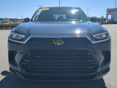 Used 2024 Toyota Grand Highlander Limited image 17