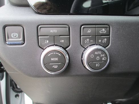 New 2026 GMC Sierra 1500 SLT w/ SLT Convenience Package AWD/4WD image 18