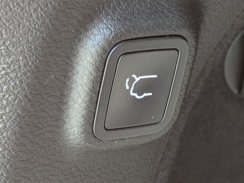 Used 2021 Jeep Cherokee Limited w/ Elite Package image 18