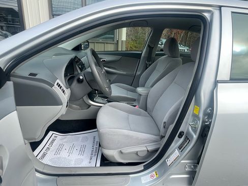 Used 2010 Toyota Corolla image 11