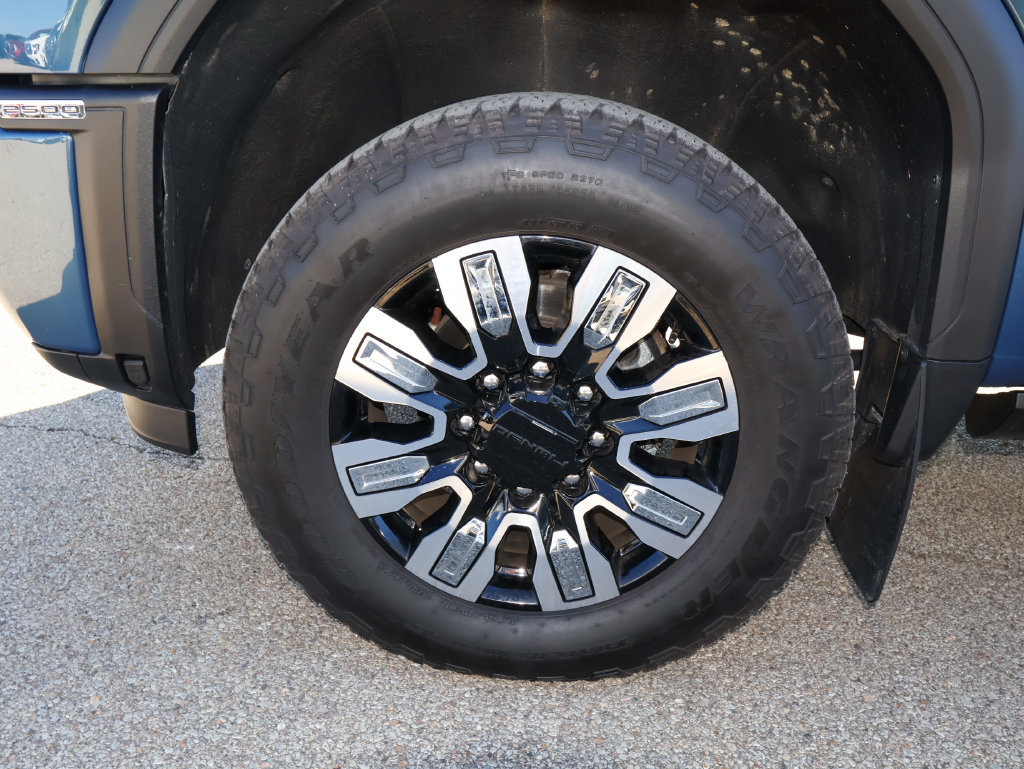 Used 2024 GMC Sierra 2500 Denali w/ Denali Reserve Package AWD/4WD image 40