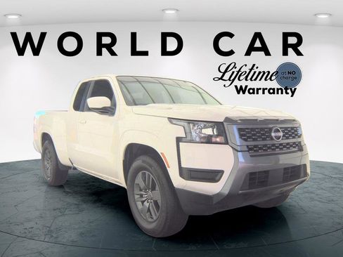 Used 2025 Nissan Frontier SV RWD image 1