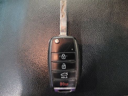 Used 2019 Kia Optima LX image 32