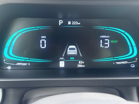 Used 2026 Hyundai Elantra Hybrid FWD image 15