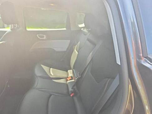 Used 2022 Jeep Compass Limited AWD/4WD image 5