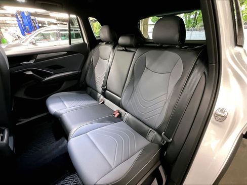 New 2026 Volkswagen Tiguan SE R-Line image 12