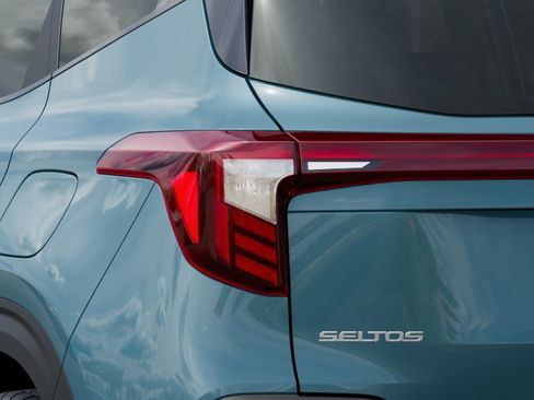 New 2026 Kia Seltos S FWD image 11