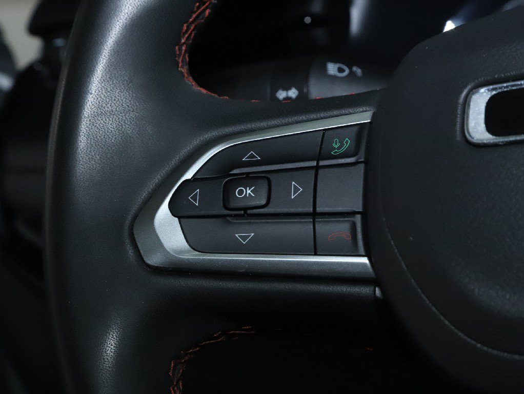 Used 2025 Jeep Compass Trailhawk AWD/4WD image 22
