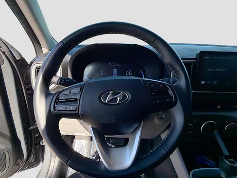 Used 2024 Hyundai Venue SEL image 34