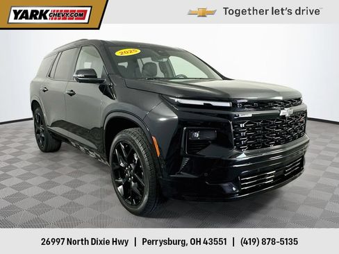 Certified 2025 Chevrolet Traverse RS w/ LPO, Floor Liner Package AWD/4WD image 1