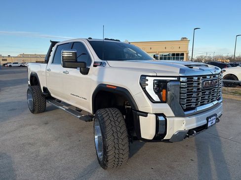 Used 2024 GMC Sierra 2500 Denali w/ Denali Reserve Package image 16