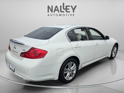 Used 2011 INFINITI G37 x w/ Premium Pkg image 5