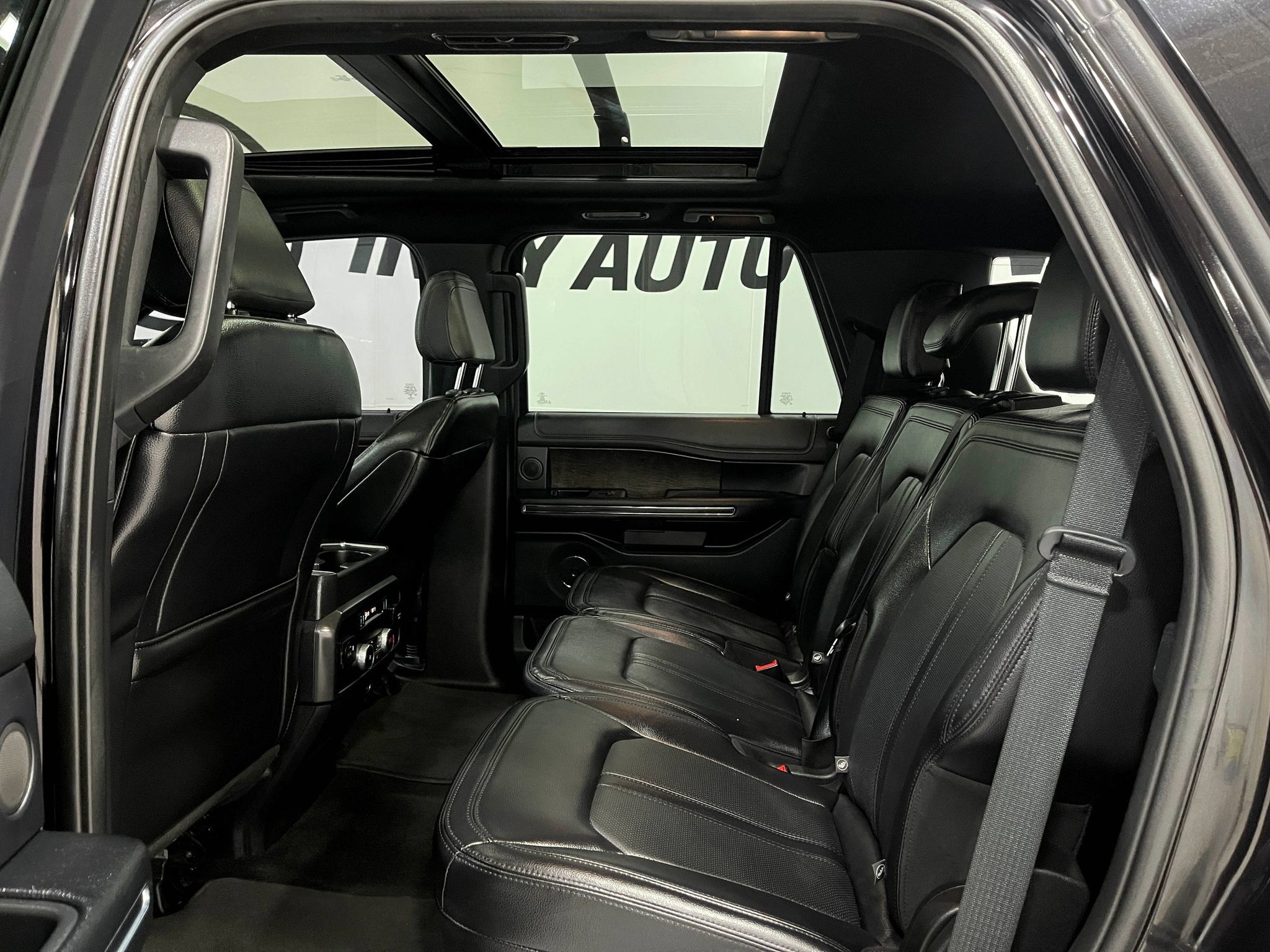 Used 2021 Ford Expedition Limited AWD/4WD image 30