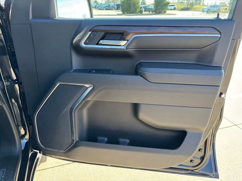 Used 2024 GMC Sierra 1500 SLT image 13