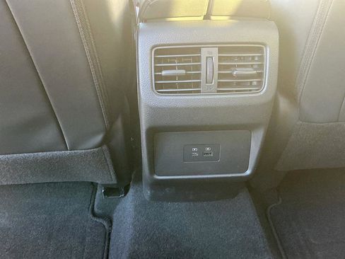 Used 2023 Nissan Rogue SV w/ SV Premium B Package image 23