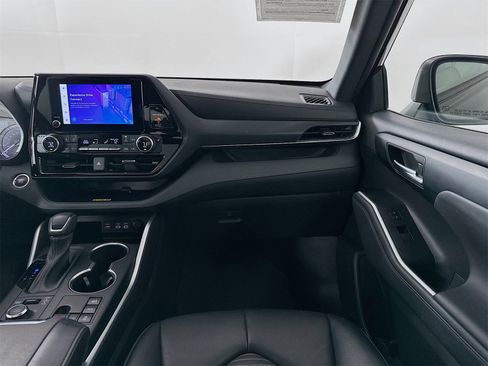 Certified 2023 Toyota Highlander XSE image 23