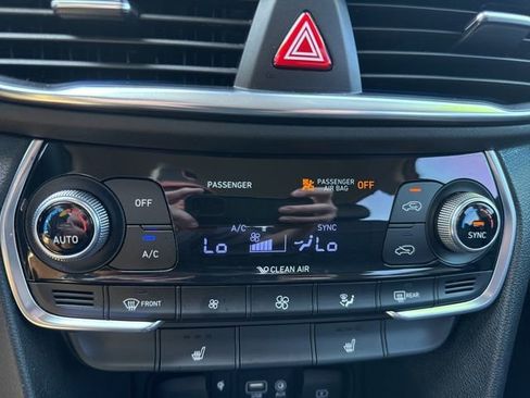 Used 2020 Hyundai Santa Fe SEL w/ Convenience Package image 15