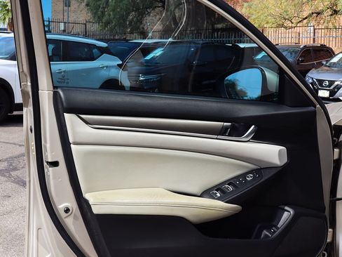 Used 2018 Honda Accord LX image 36