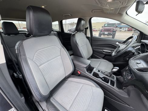 Used 2019 Ford Escape SE FWD image 35