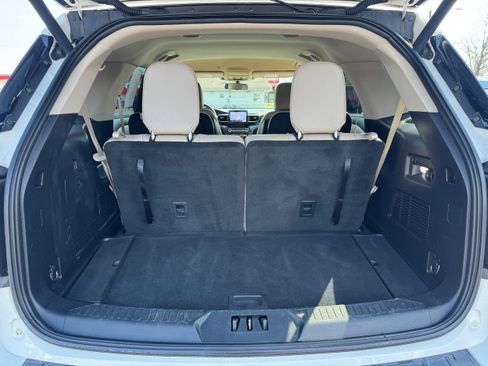 Used 2020 Ford Explorer XLT w/ Equipment Group 202A image 14