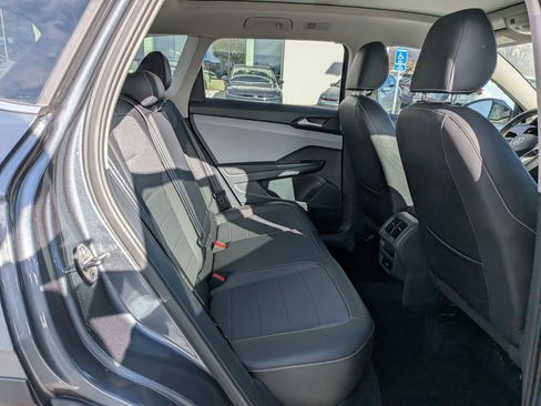 Certified 2023 Volkswagen Taos SE w/ Panoramic Sunroof Package image 31